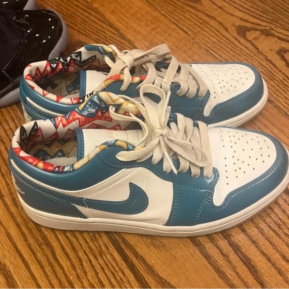 Air Jordan 1 Low SE GS Barcelona